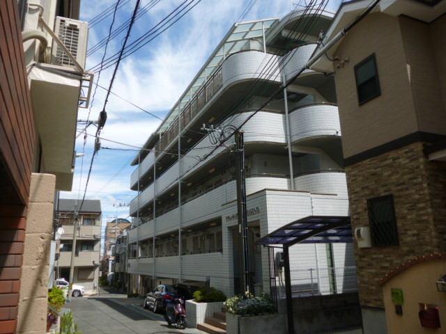 建物外観　王子公園徒歩６分の静かな住宅街です