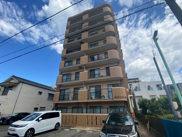 建物外観　エレガントパレス守山