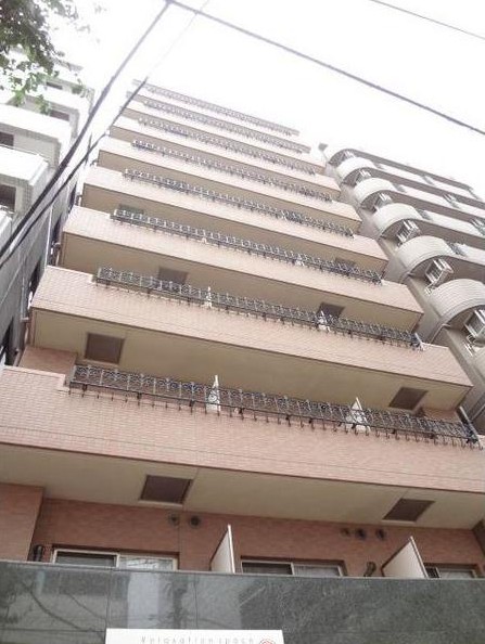 建物外観　オートロックでタイル貼り