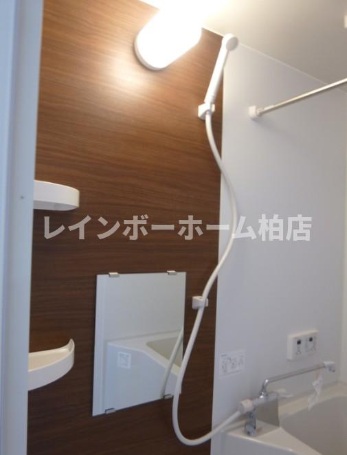 バス・シャワールーム　お風呂です