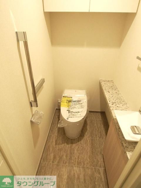 トイレ　※写真は同タイプ住戸です。