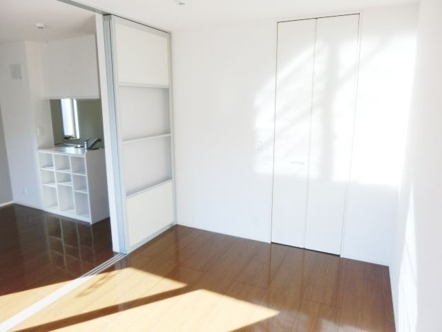 その他部屋・スペース　リビングと繋げて広く使うことも出来ますね