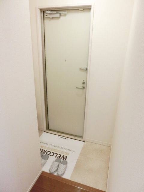 玄関　玄関にはシューズのボックスがあります