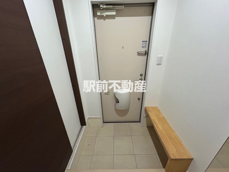 玄関　ベンチ付きで便利☆