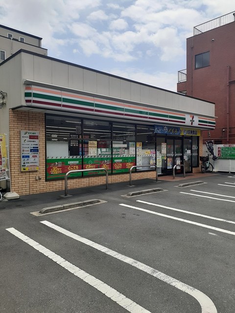 コンビニ　セブンイレブン（コンビニ）まで38m