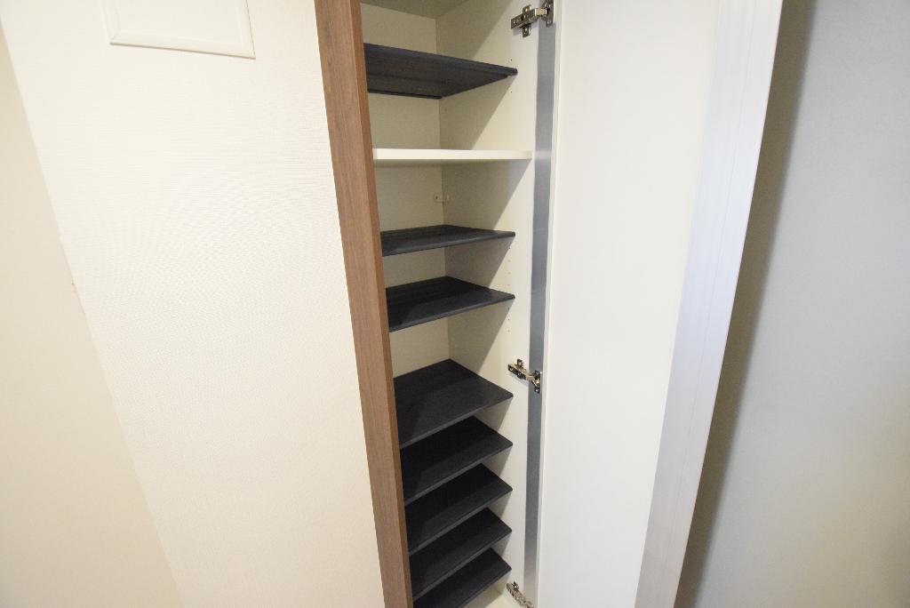 玄関　下駄箱