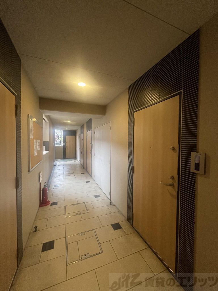 ロビー　玄関