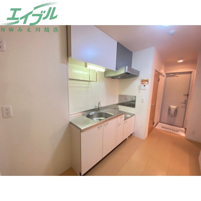 キッチン　同物件別部屋の写真