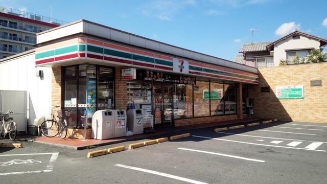 コンビニ　セブンイレブン吹田山田南店（コンビニ）まで296m
