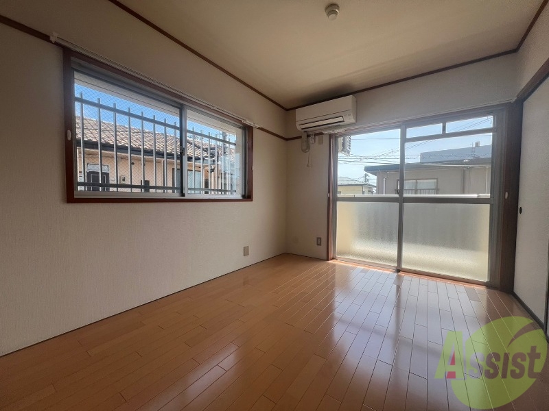 その他部屋・スペース　シンプルな洋室は使い勝手が良さそうですね。