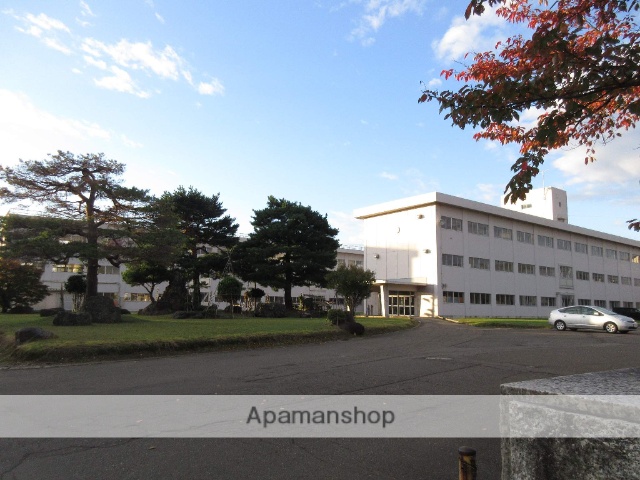 高校・高専　新潟県立高田商業高等学校教務室（高校・高専）まで1456m