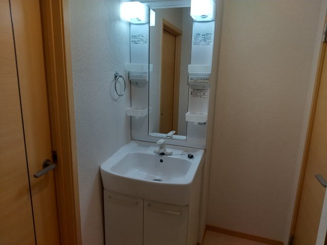 洗面設備　同仕様