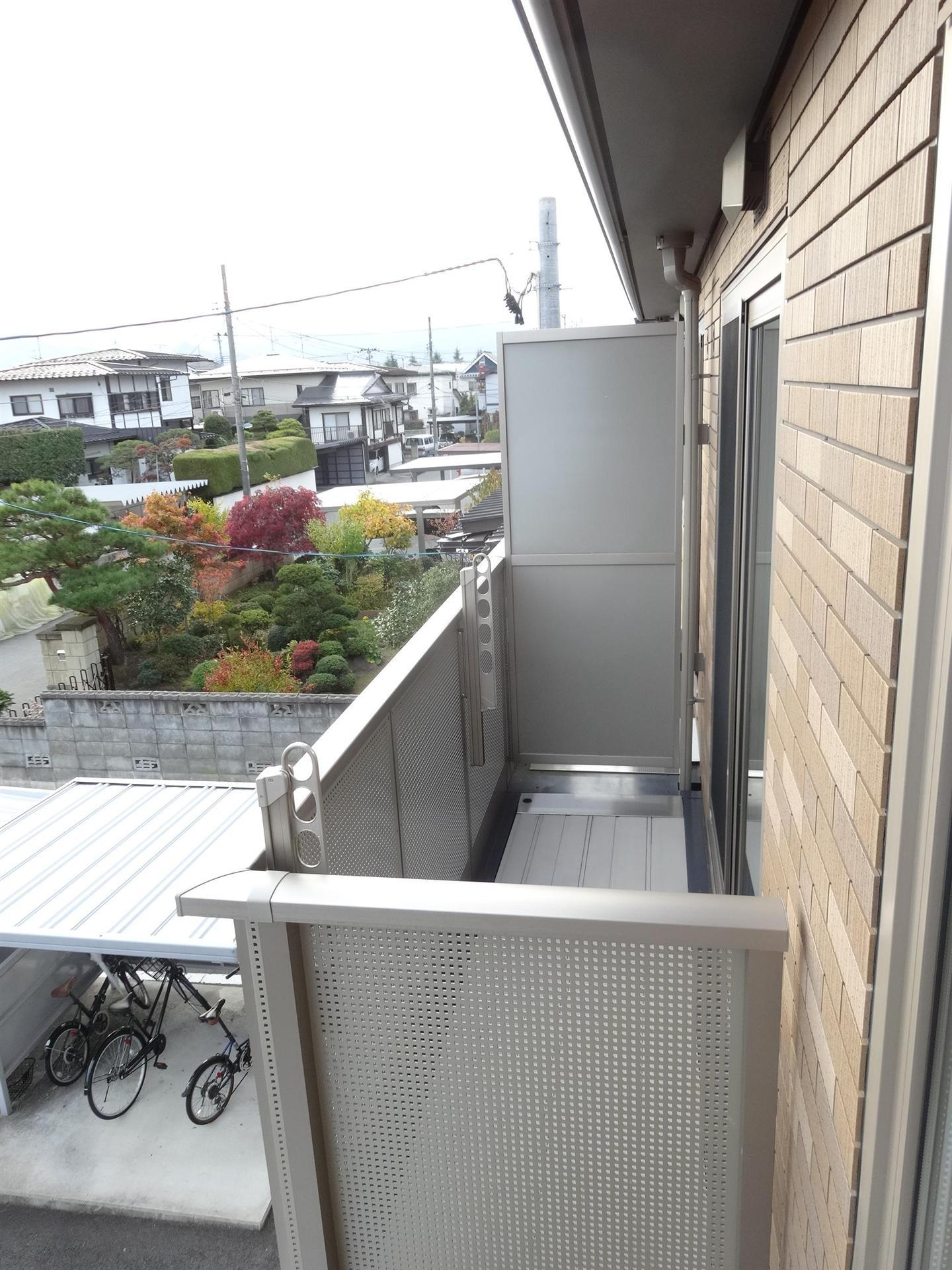 バルコニー　室内物干