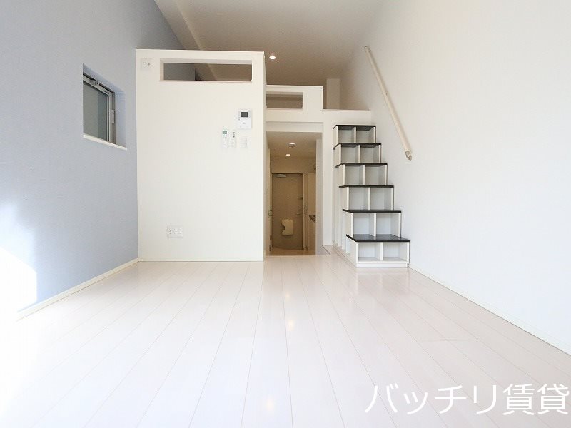 居室・リビング　画像は、同型タイプの為、現状を優先いたします。