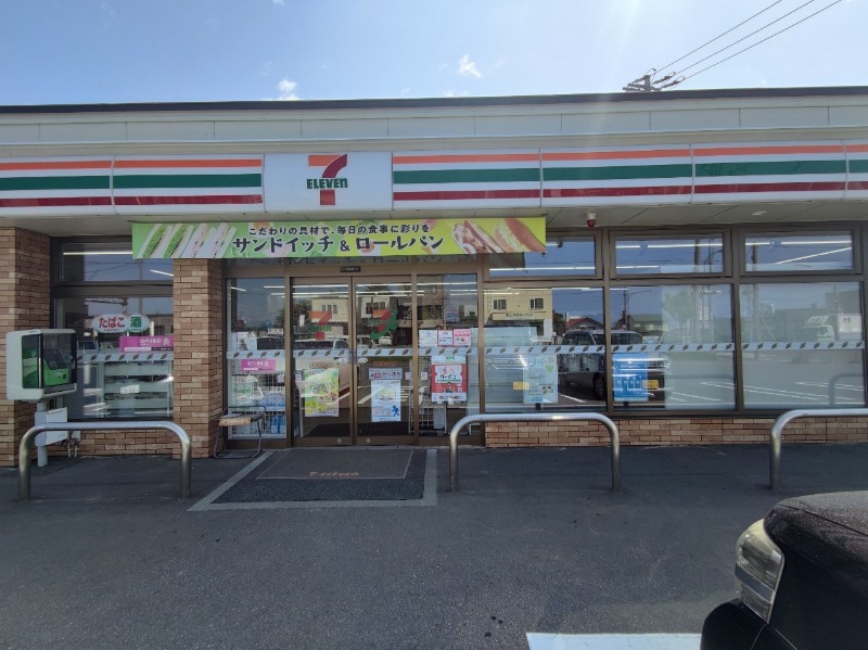 コンビニ　セブンイレブン小樽桂岡店（コンビニ）まで596m