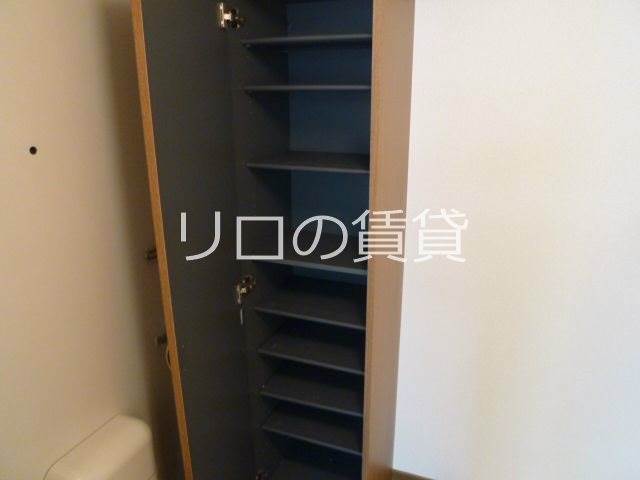 玄関　シューズＢＯＸ完備