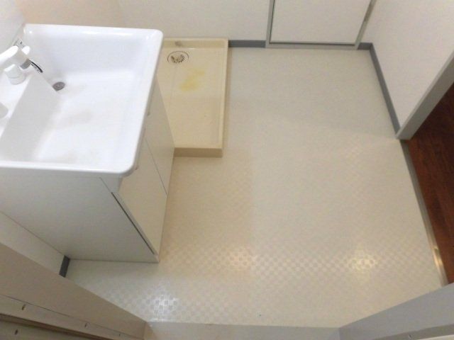 その他設備　脱衣場に室内洗濯機置場があります。