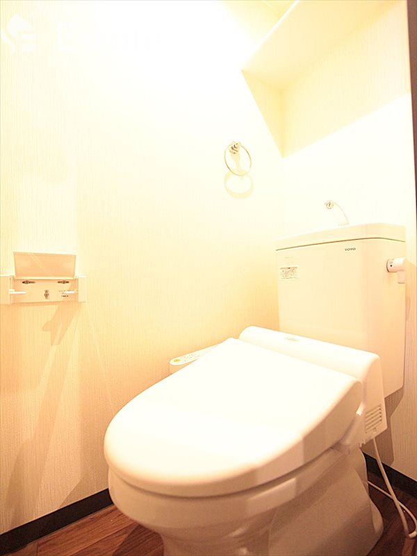 地下鉄名港線 六番町駅 徒歩5分 2階建 築12年のトイレ写真