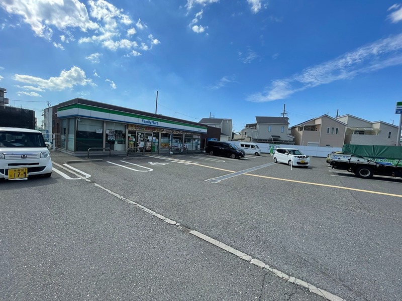 コンビニ　ファミリーマート 堺深井沢町店（コンビニ）まで406m