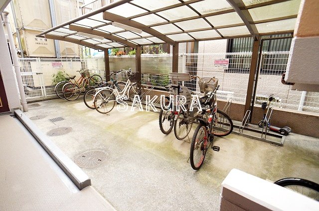 その他共有部分　敷地内駐輪場です♪