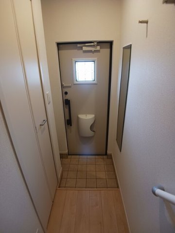 ＪＲ八高線 北藤岡駅 徒歩11分 2階建 築10年の玄関写真