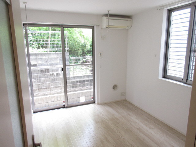 その他　角部屋２面採光　お部屋明るい色調