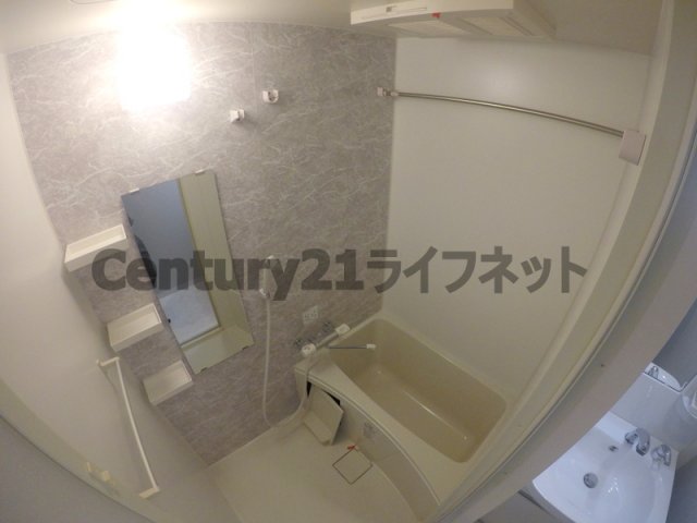 地下鉄御堂筋線 西中島南方駅 徒歩6分 10階建 築8年の風呂写真