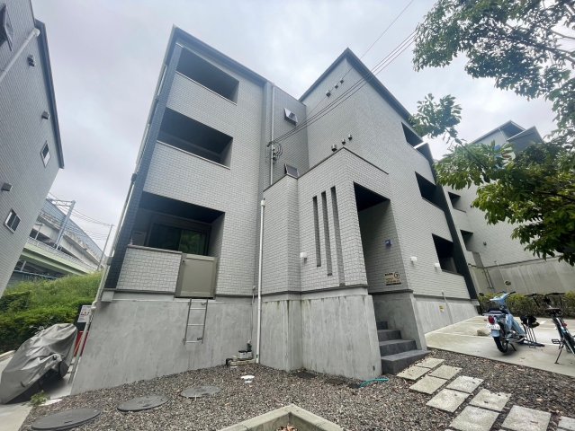 エヌエムサンカンテキャトフD棟の外観写真