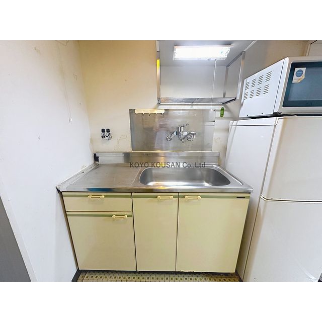 富山地鉄不二越上滝 不二越駅 徒歩10分 4階建 築43年のキッチン写真