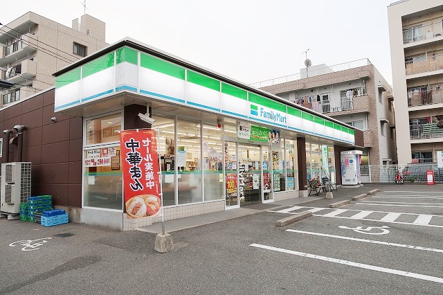 コンビニ　ファミリーマート 清水三丁目店（コンビニ）まで614m