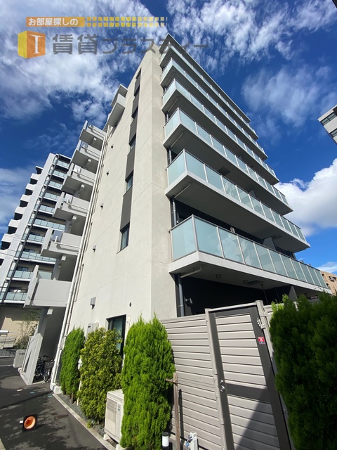 建物外観　そびえる爽やかな外観。