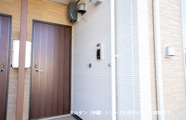 玄関　類似物件のイメージ写真となります。現状優先。