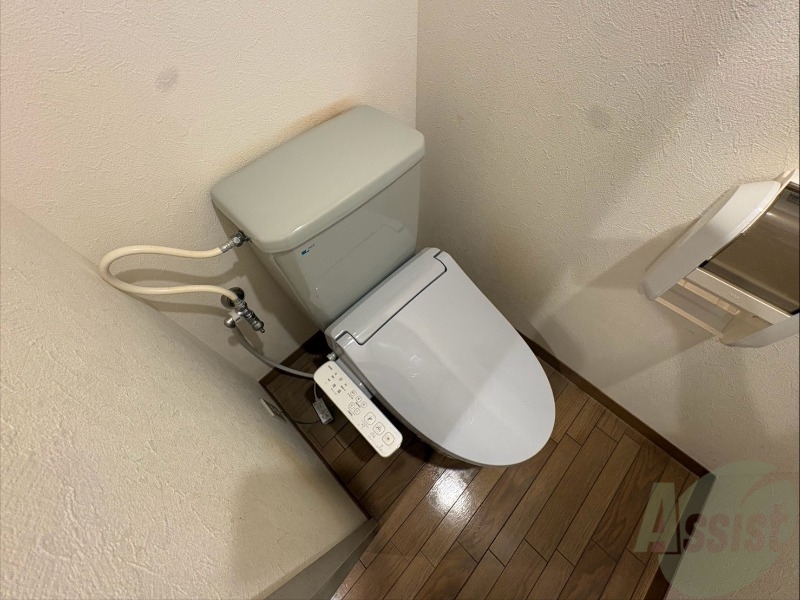 トイレ　ウォシュレット機能がついたトイレ。安心して使用できますね。