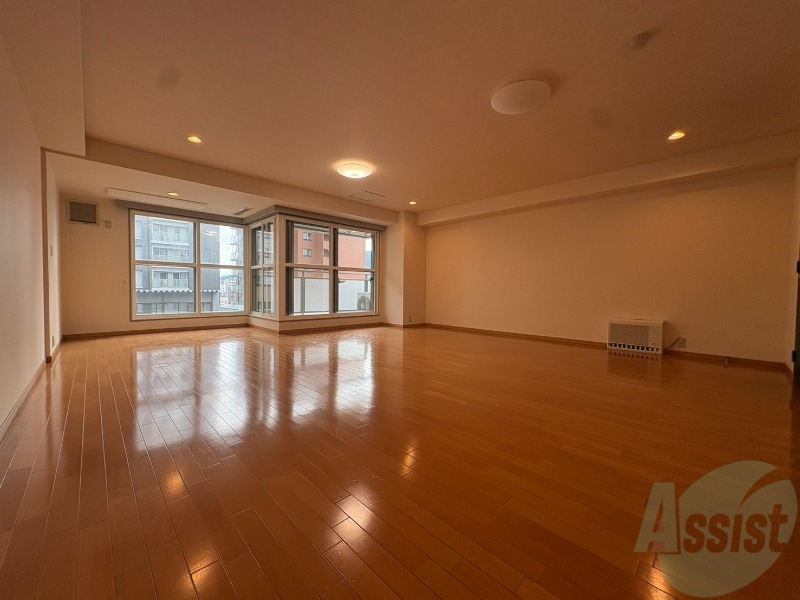 居室・リビング　広くてキレイなお部屋が広がっていて、充実した生活が送れそう。