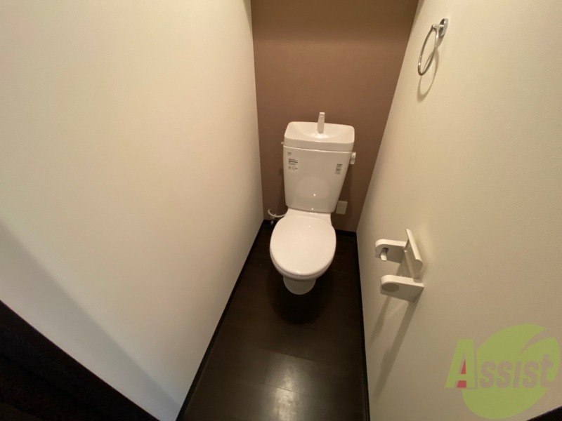 トイレ　こちらはトイレです。清潔感があり、安心して使用できます。