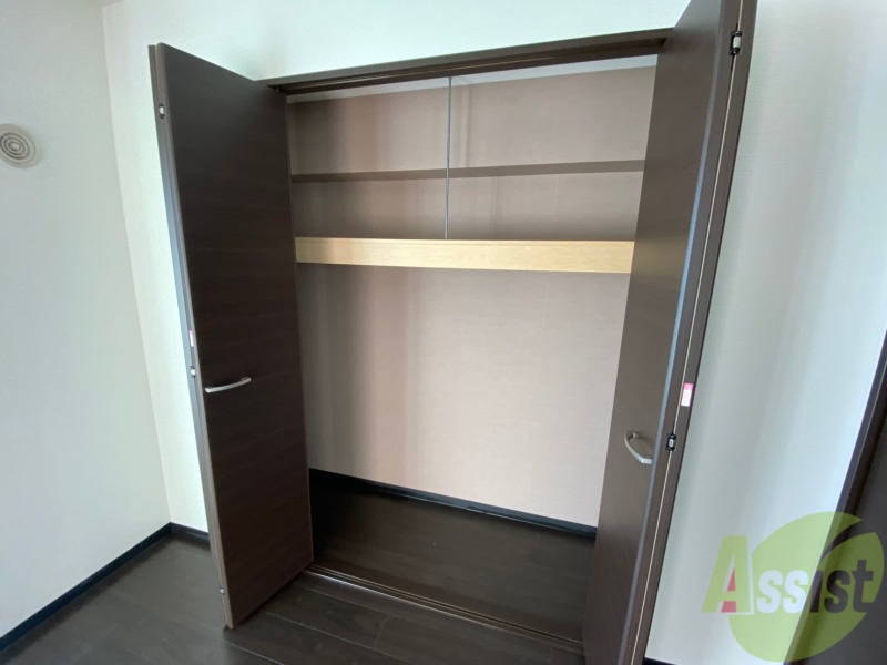 収納　寝室の収納です。部屋がすっきり片付きます。