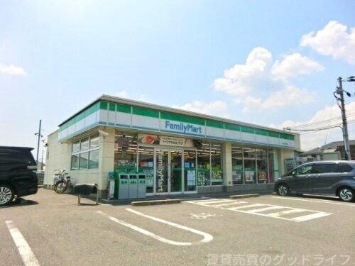 コンビニ　ファミリーマート久世東土川町店（コンビニ）まで208m