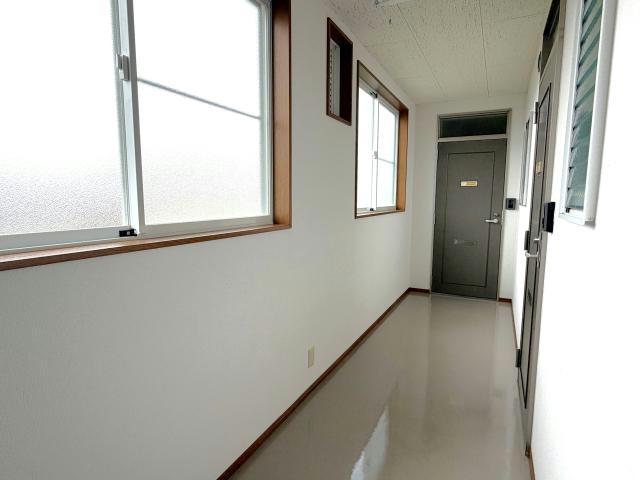 東北新幹線 郡山駅 バス乗車時間：19分 最寄りバス停で下車 徒歩5分 2階建 築28年の外観写真