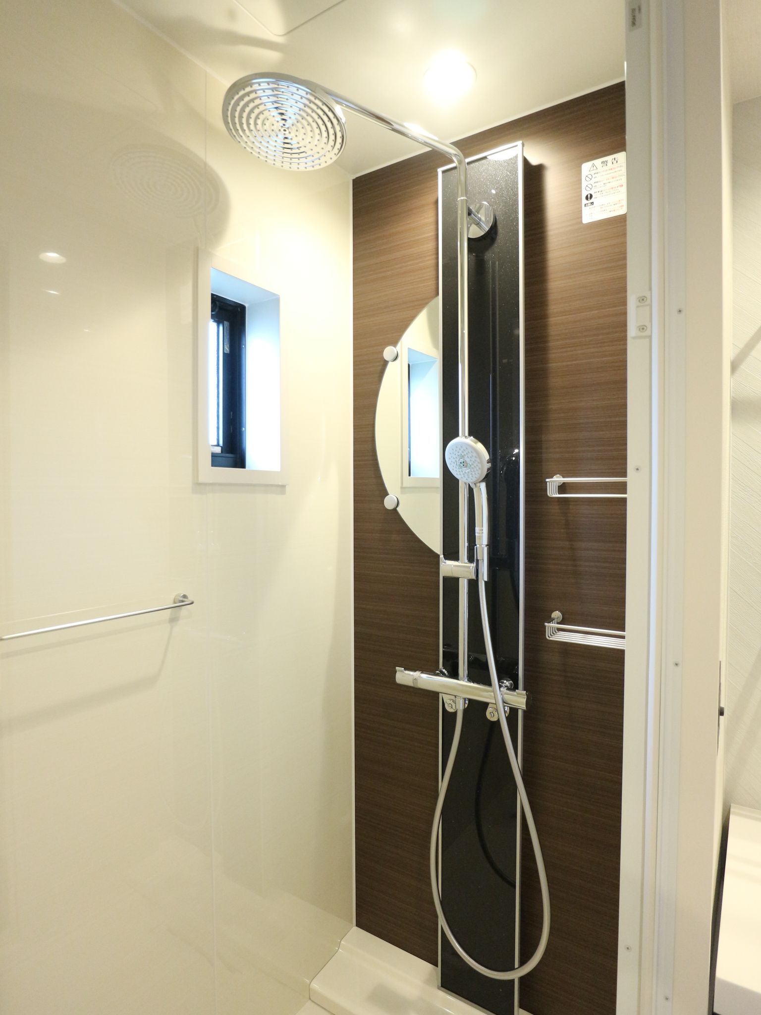 バス・シャワールーム　窓あります！