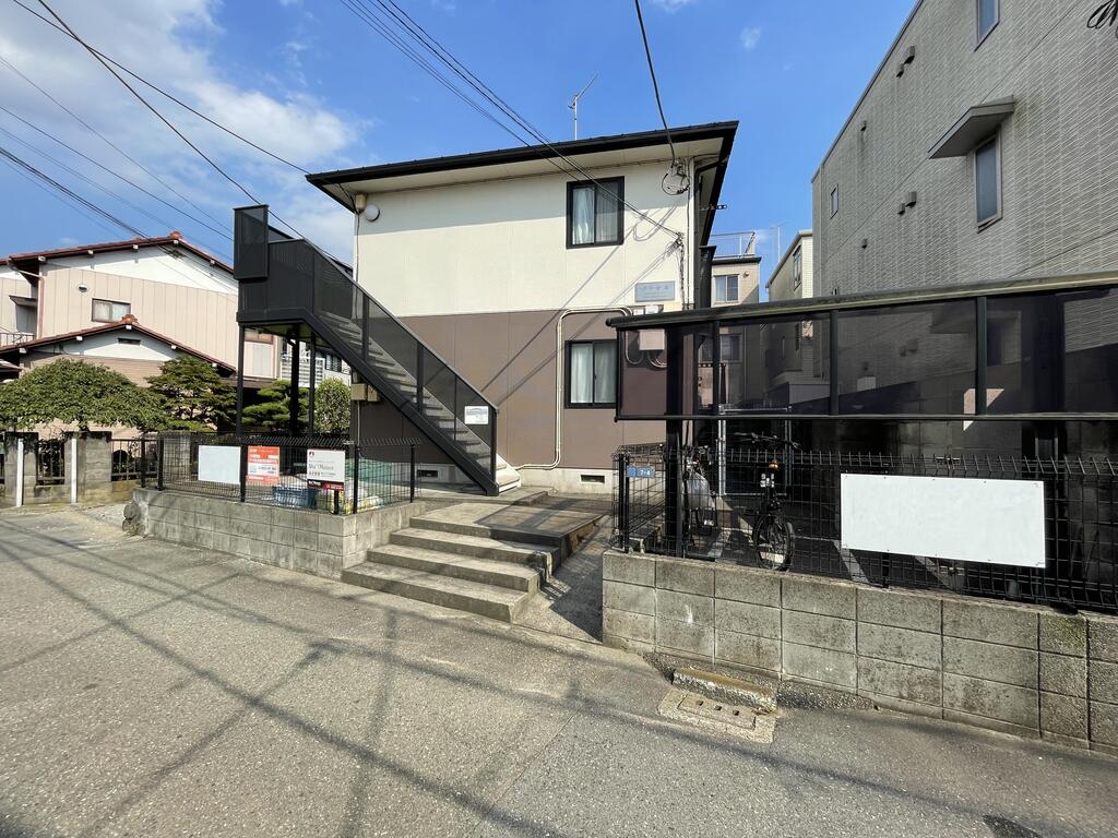 建物外観　２階のお部屋の募集です！