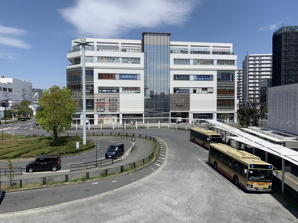 ショッピングセンター　Luz湘南辻堂（ショッピングセンター）まで633m