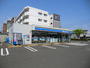 コンビニ　ローソン泉崎一丁目店（コンビニ）まで400m