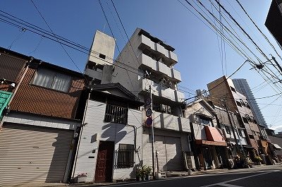 ヤングハイツクロノスの建物外観