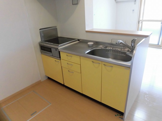 キッチン　IHクッキングヒーター付きのキッチン