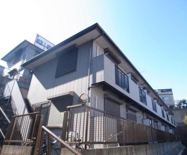 建物外観　タイル貼りです