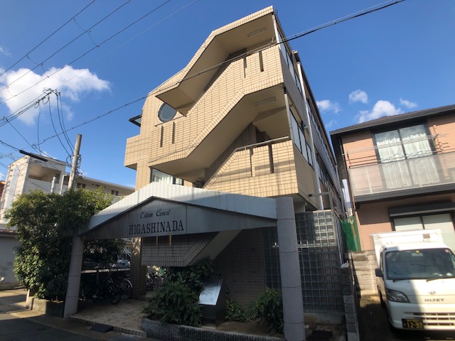 エステムコート東灘の建物外観