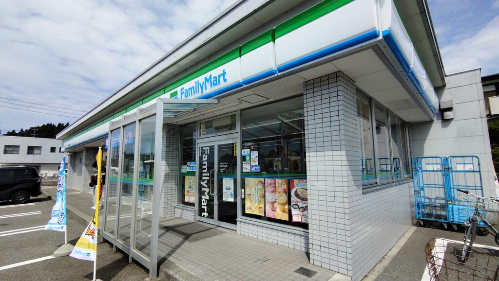 コンビニ　ファミリーマート秋田広面北店（コンビニ）まで180m