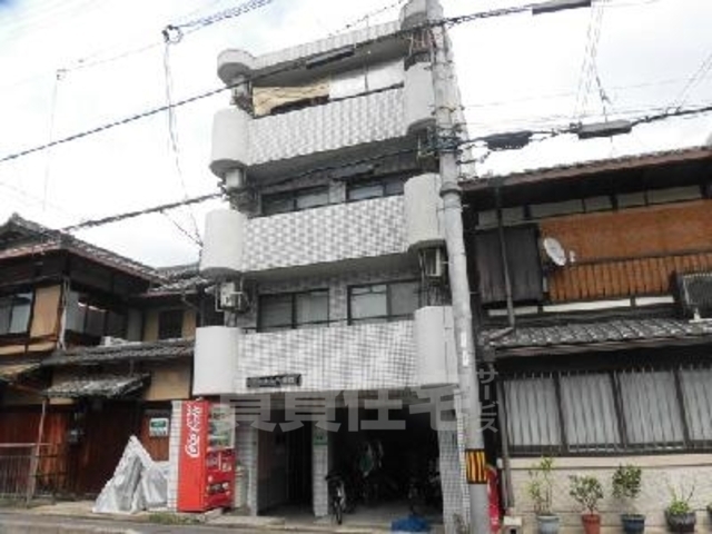 京都市下京区福本町のマンションの建物外観