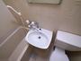 その他設備　お風呂には洗面台もついてます。