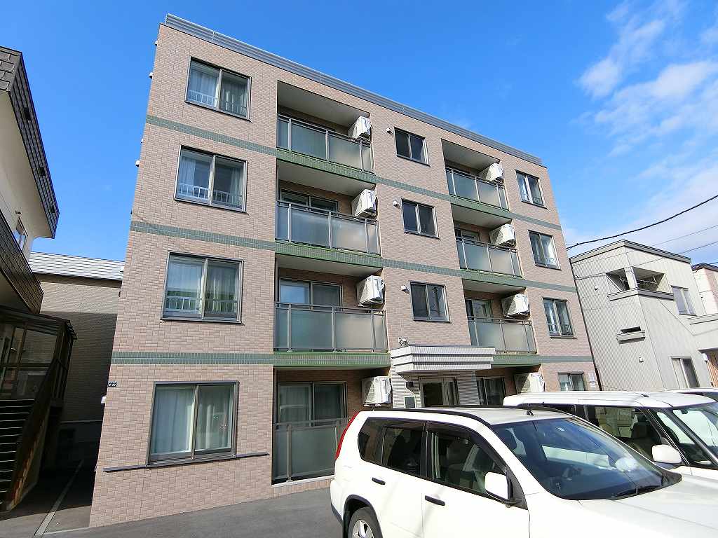 建物外観　クリーンなオール電化住宅ですよ♪